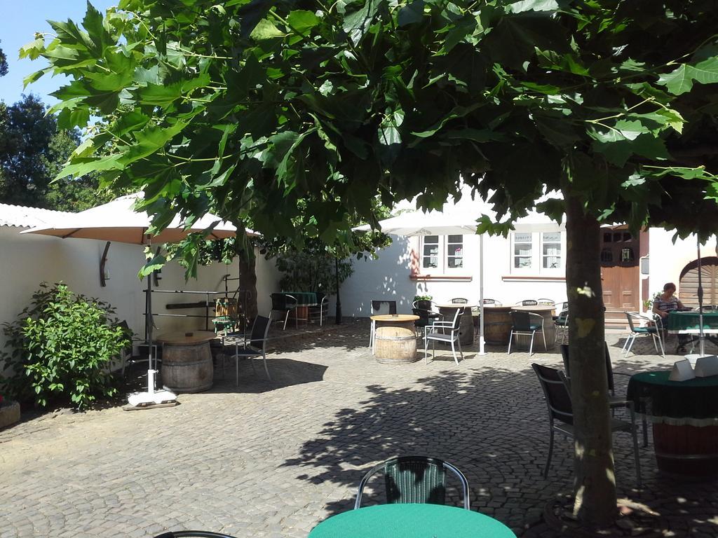 Weinhaus Kurtrierer Hof Leiwen Exterior foto