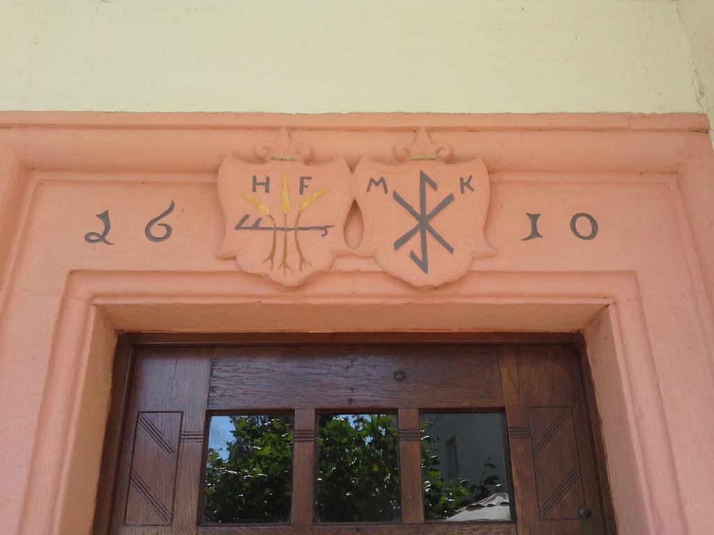 Weinhaus Kurtrierer Hof Leiwen Exterior foto