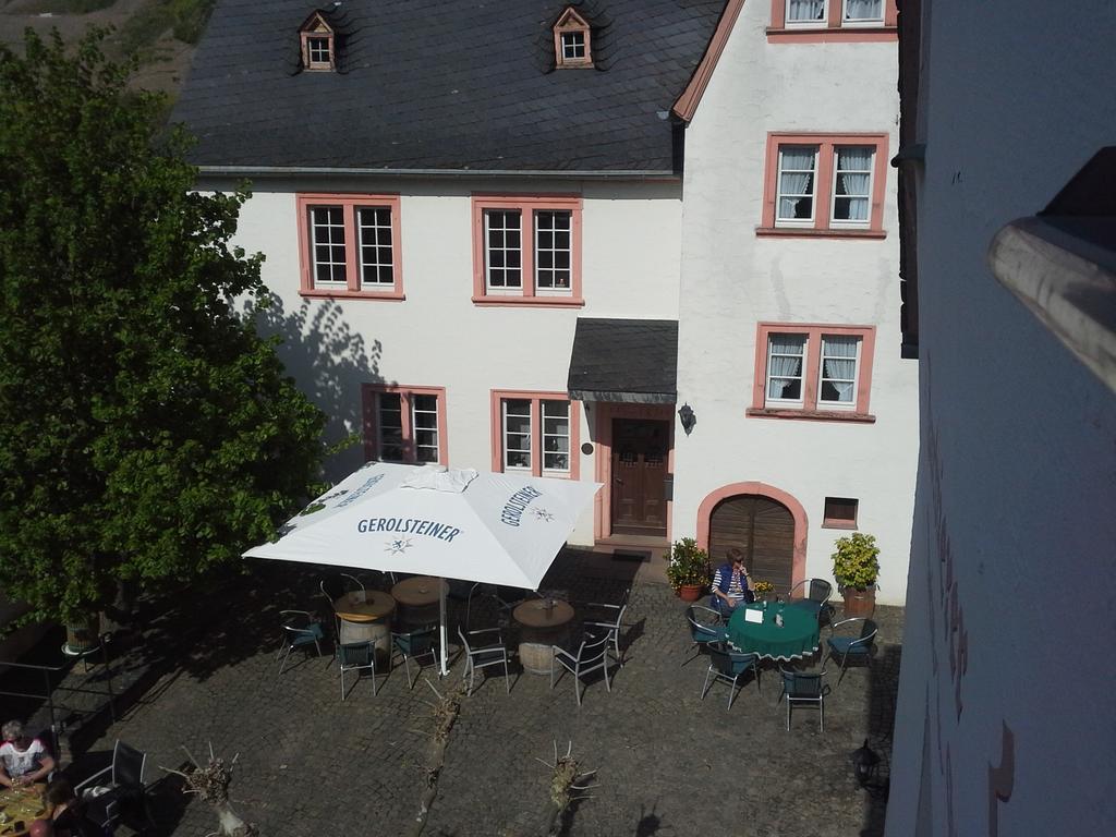 Weinhaus Kurtrierer Hof Leiwen Exterior foto