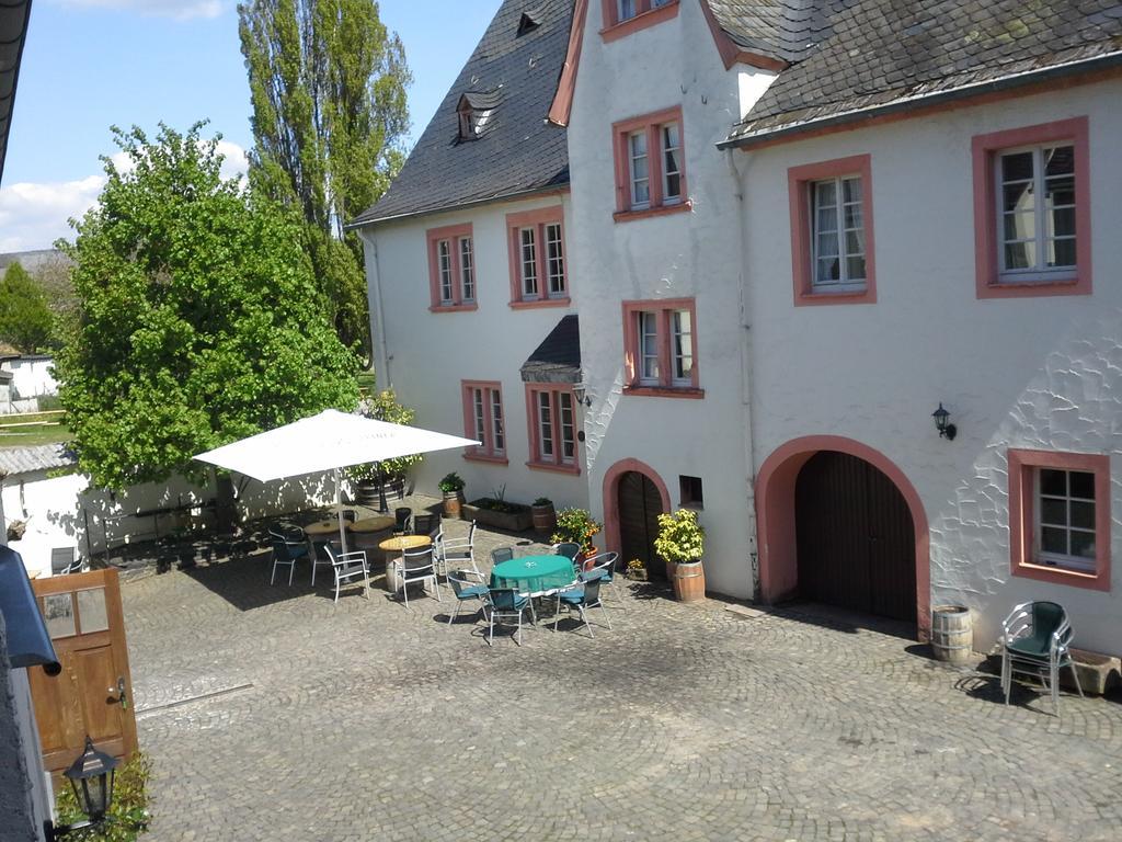 Weinhaus Kurtrierer Hof Leiwen Exterior foto
