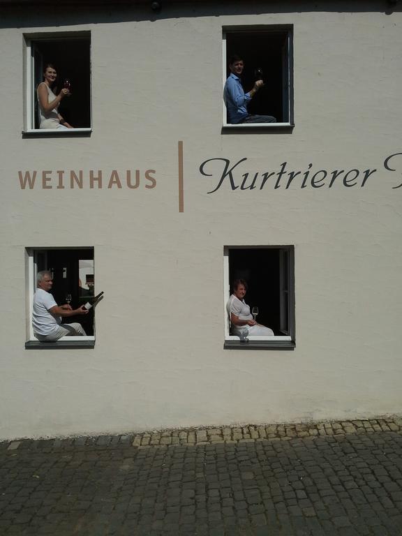 Weinhaus Kurtrierer Hof Leiwen Exterior foto