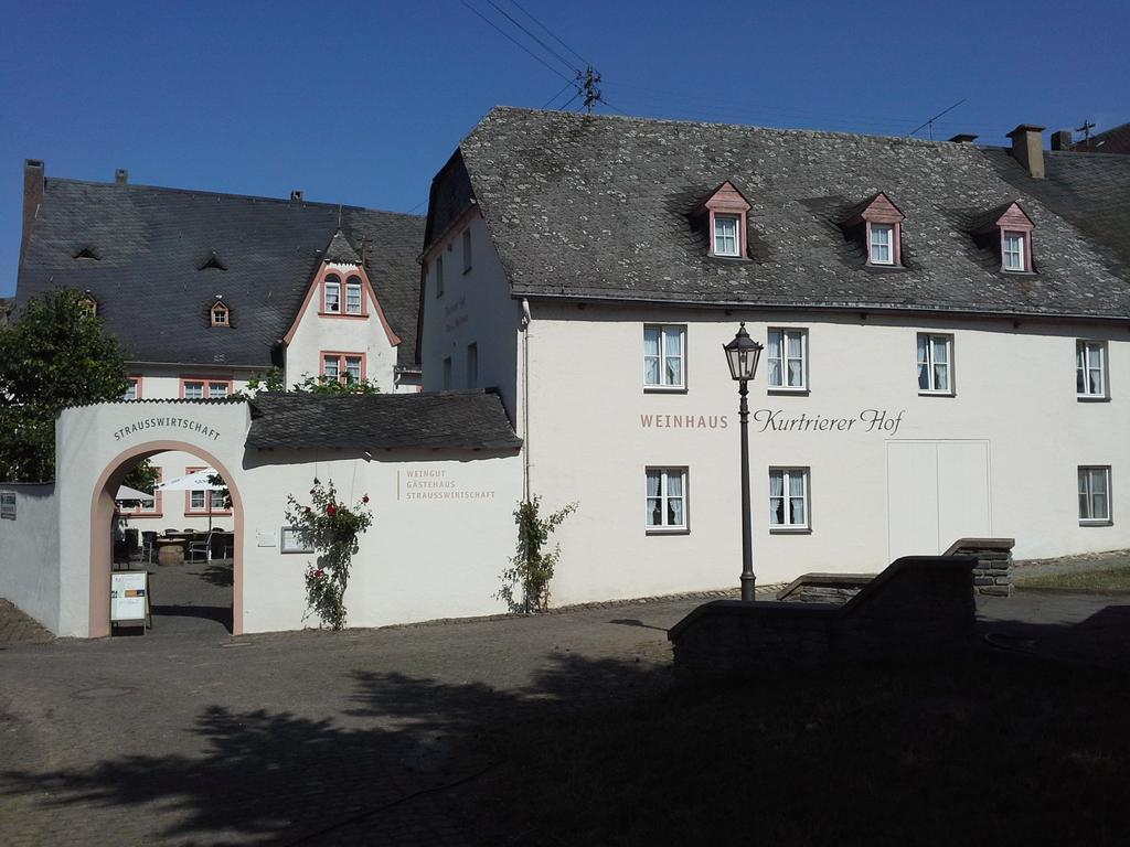 Weinhaus Kurtrierer Hof Leiwen Exterior foto